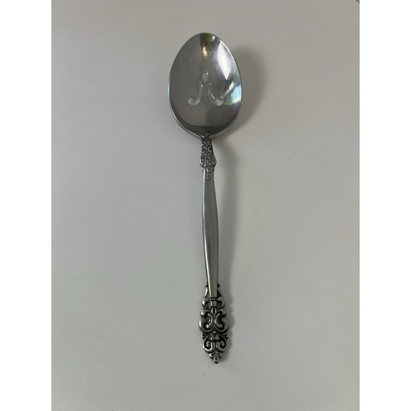 Oneida Stainless steel satin serving spoon Vinland Flatware - Picture 1 of 8